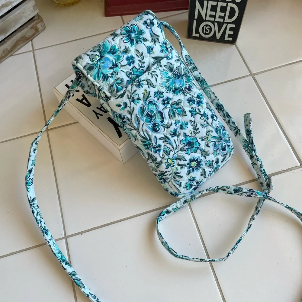 ‘Vera Bradley’ Quilted Carson Cellphone Crossbody